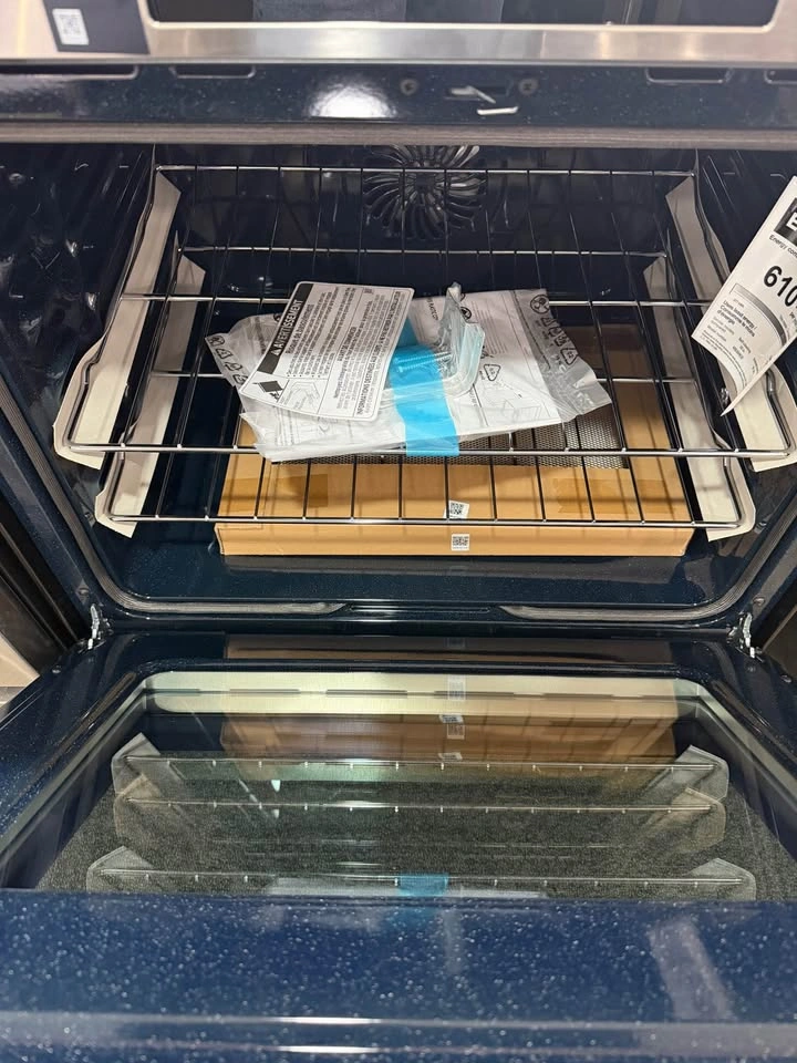 BNIB Samsung 30” Slide-In Electric Range w/ Air Fry Max - photo 3