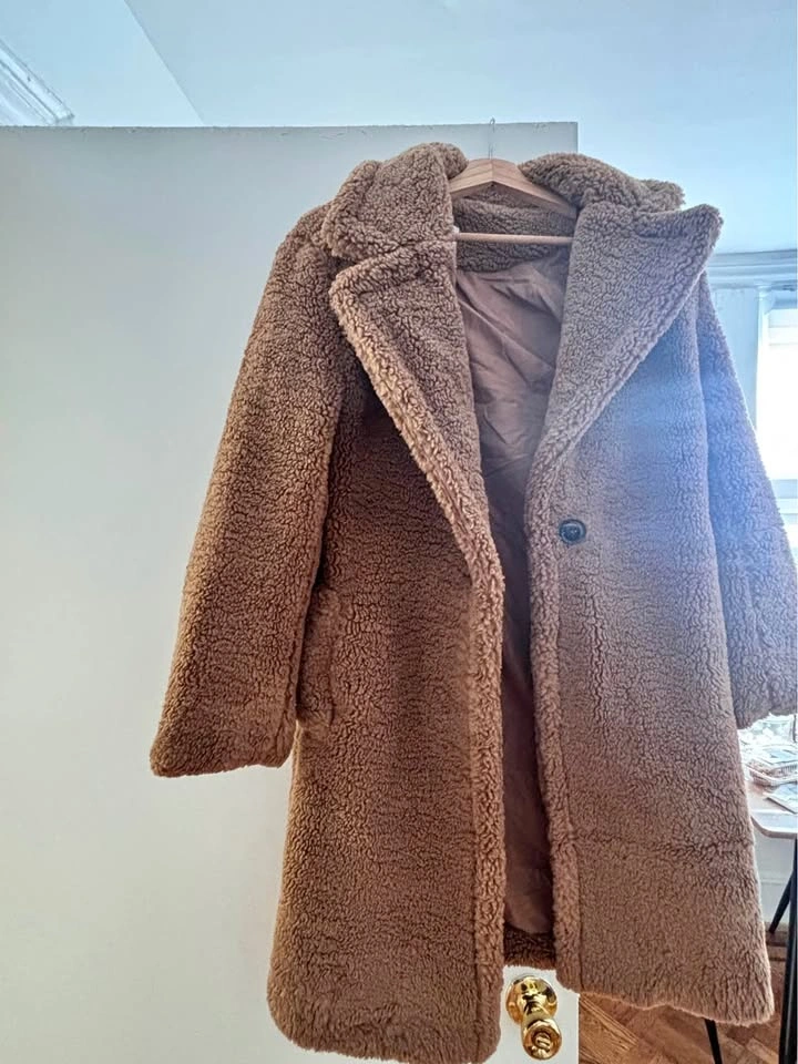 Women’s Brown Furry Coat Size Small Never Worn