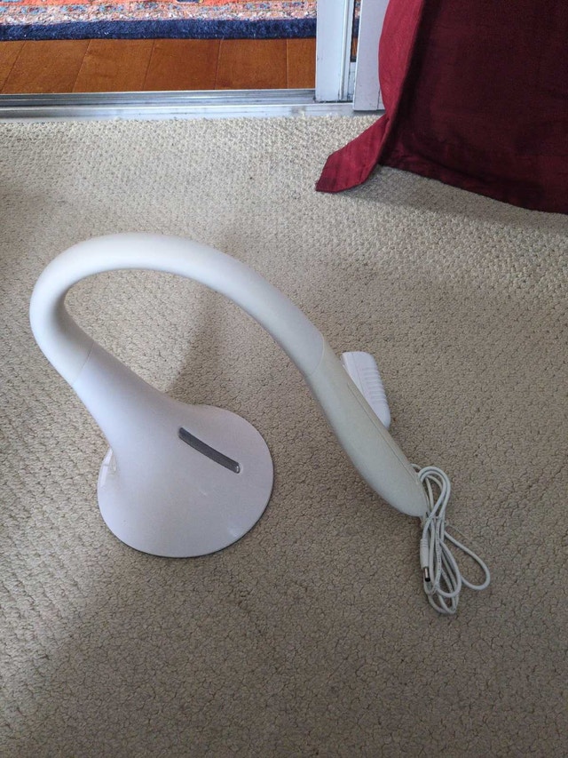 UltraBrite Table Lamp with 2 USB Ports - photo 2