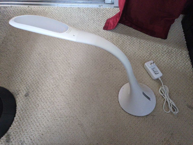 UltraBrite Table Lamp with 2 USB Ports - photo 3