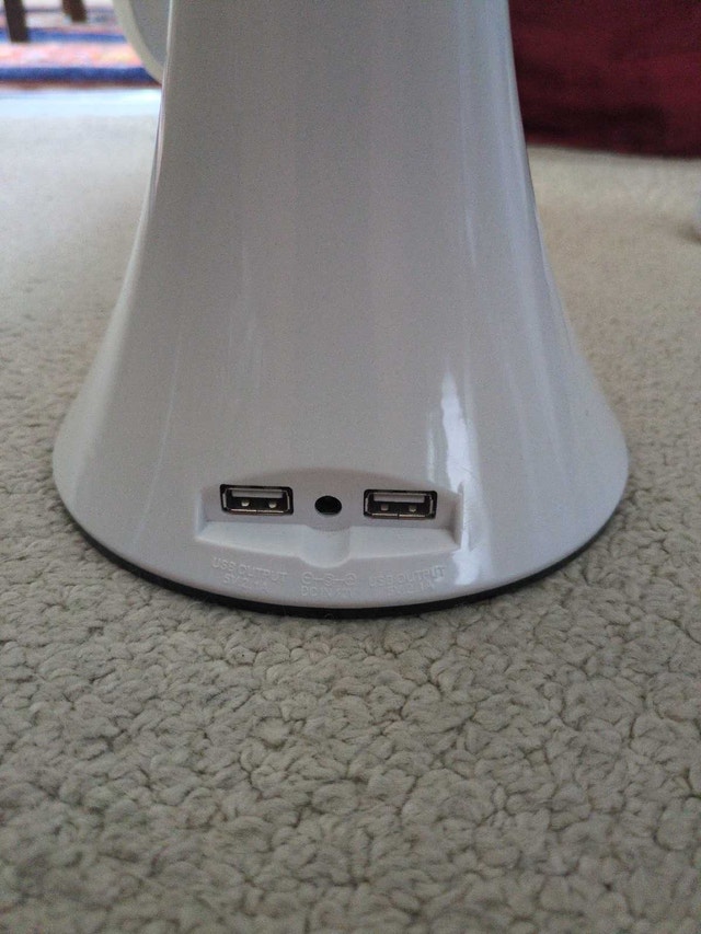 UltraBrite Table Lamp with 2 USB Ports - photo 4