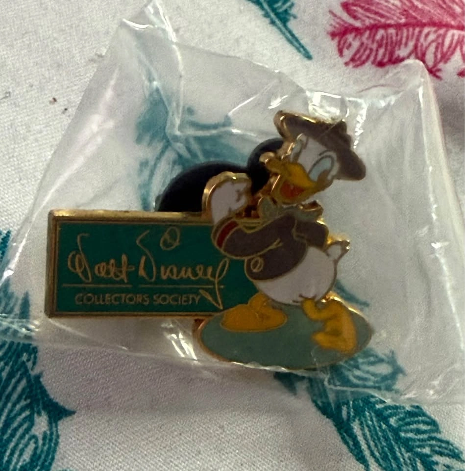 Disney Pins - photo 4