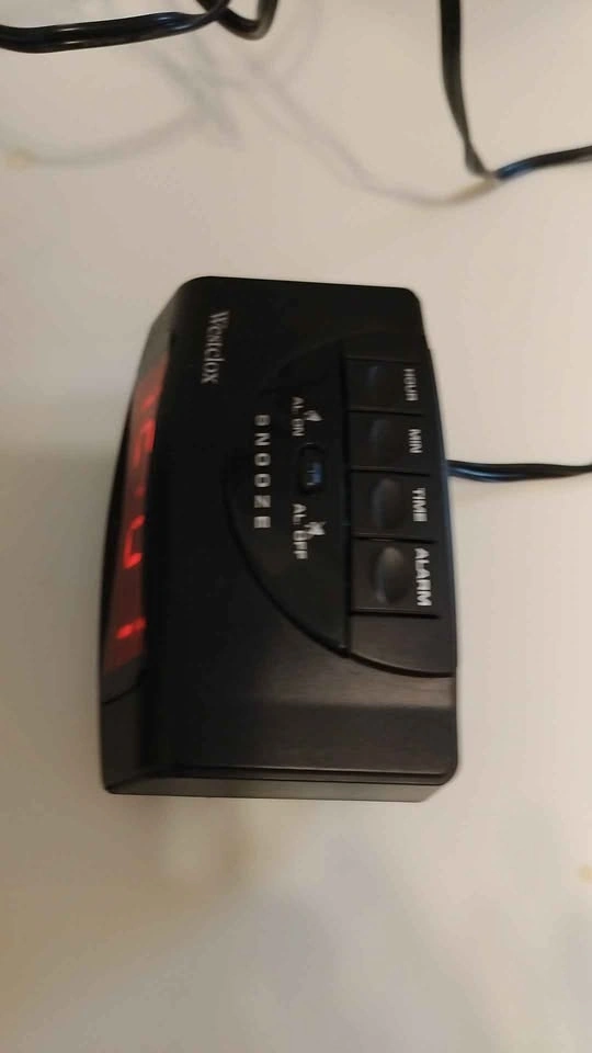 Westclox Digital Led Alarm Clock - photo 3