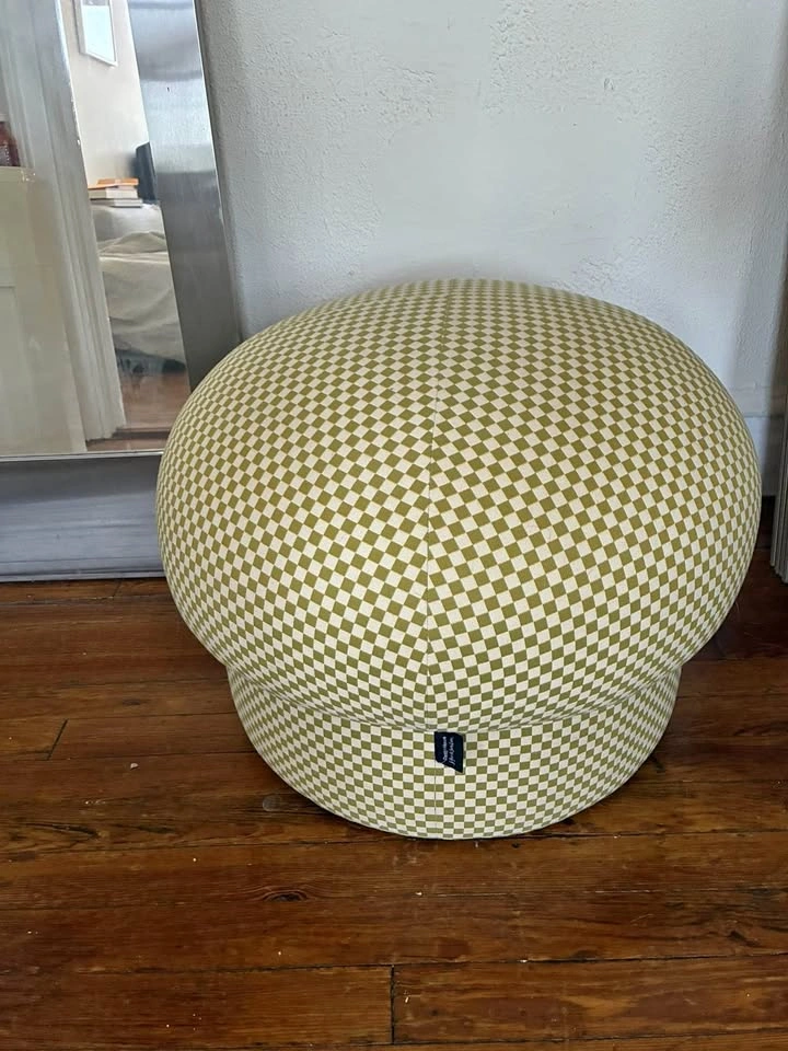 Design Within Reach Uno Pouf medium