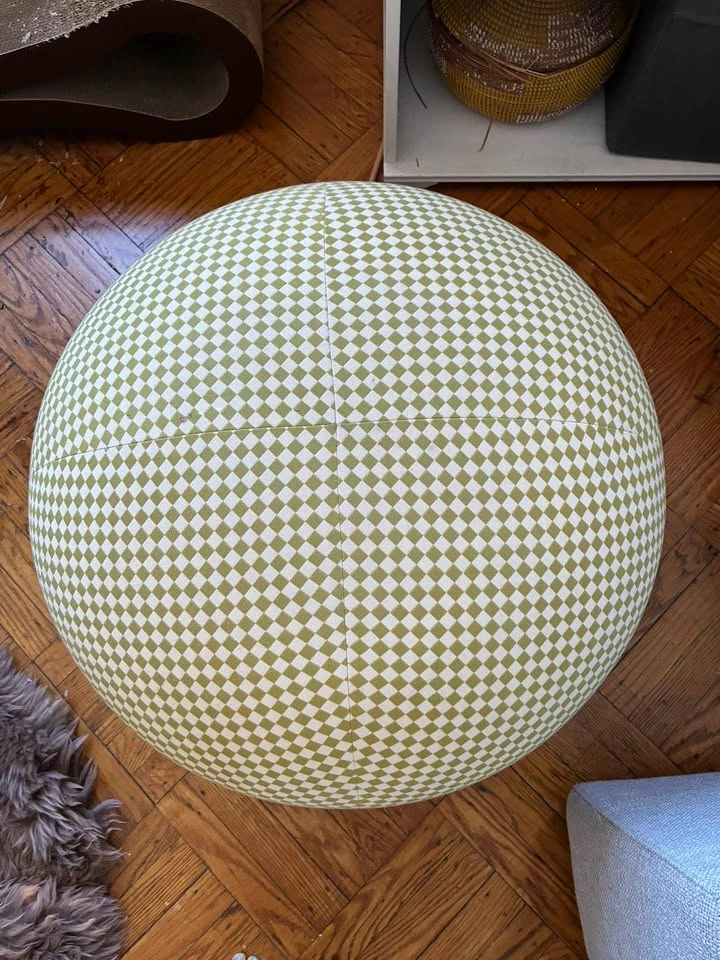 Design Within Reach Uno Pouf medium - photo 2