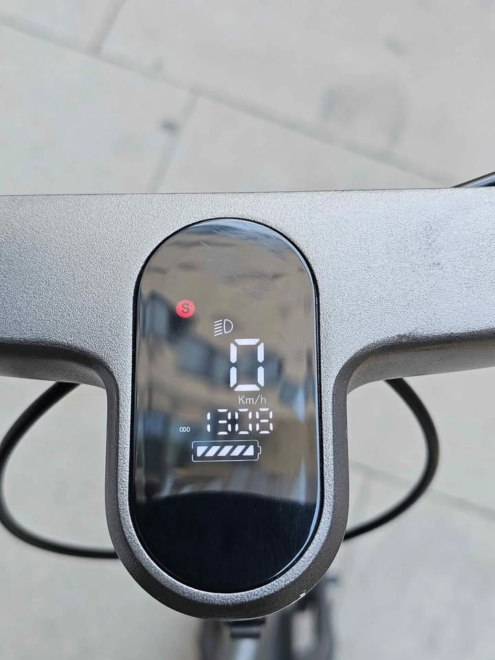 Apollo City 2025 Electric Scooter + EXTRAS - photo 5