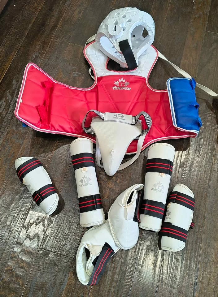 Taekwondo sparring protection gears - photo 3
