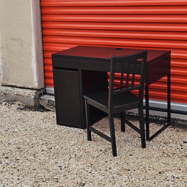 Delivery Available: Study table and matching Chair - photo 3