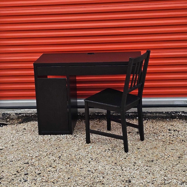 Delivery Available: Study table and matching Chair - photo 4
