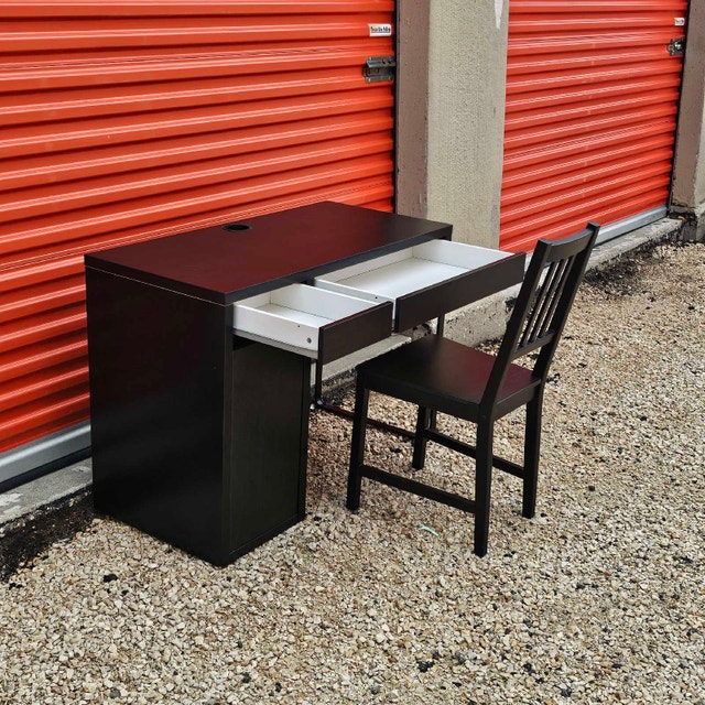 Delivery Available: Study table and matching Chair - photo 5