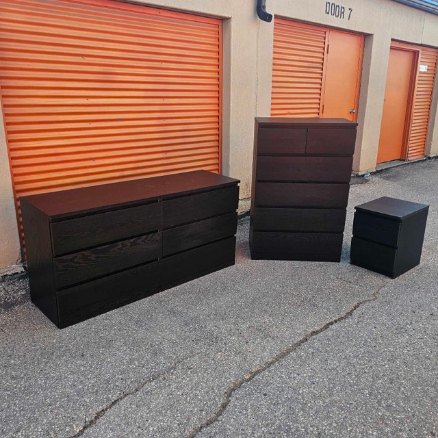 Delivery Available: Matching Dressers and nightstand