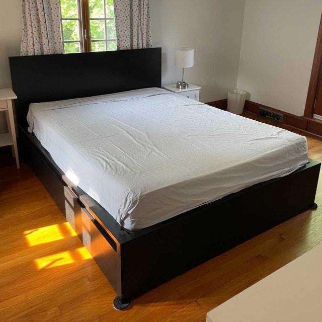 Delivery Available: Storage Queen bed - photo 2