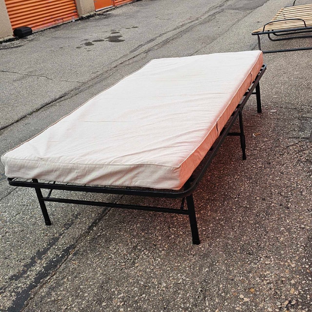 Delivery Available: Single/Twin size bed frame and mattress - photo 4