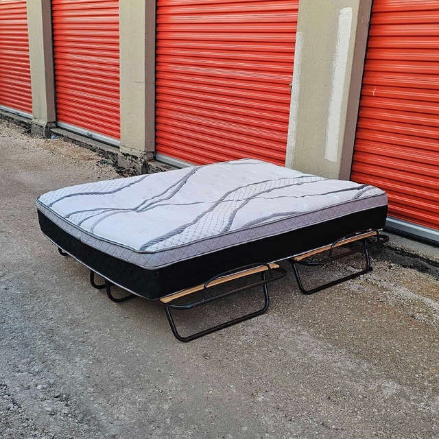 Delivery Available: Queen Size premium quality Eurotop Mattress
