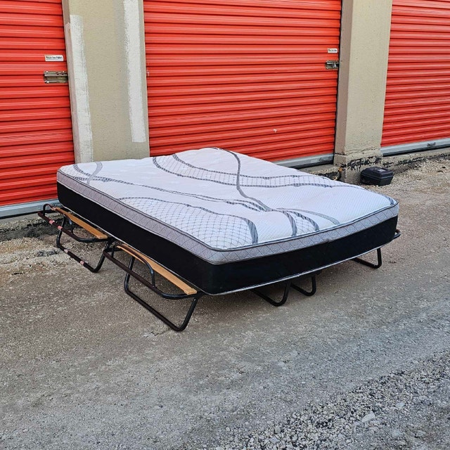 Delivery Available: Queen Size premium quality Eurotop Mattress - photo 2