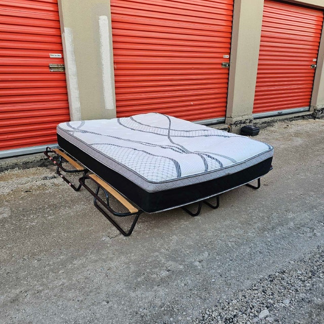 Delivery Available: Queen Size premium quality Eurotop Mattress - photo 3