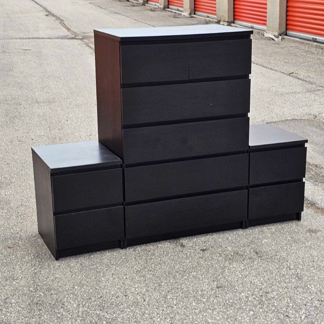 Delivery Available: Matching Dresser and Nightstands - photo 4