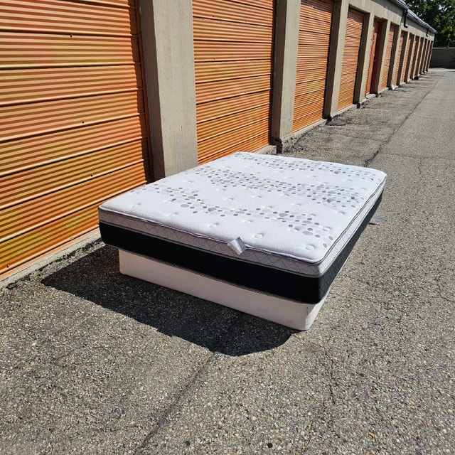 Delivery Available: Queen Size mattress for sale - photo 2