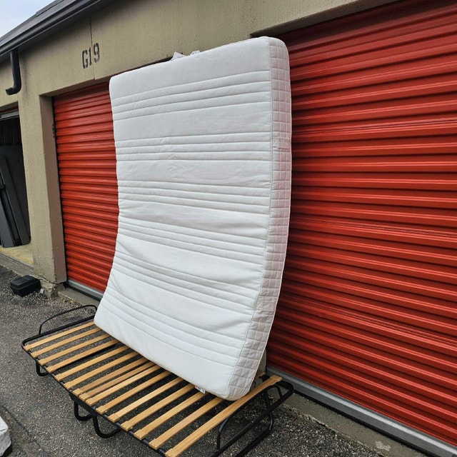 Delivery Available: Queen size mattress for sale