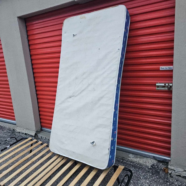 Twin Size mattress - photo 3