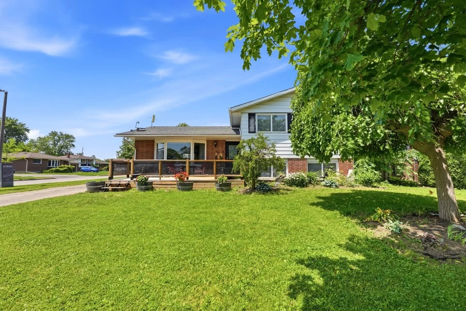 4 Beds 2 Baths House - photo 2