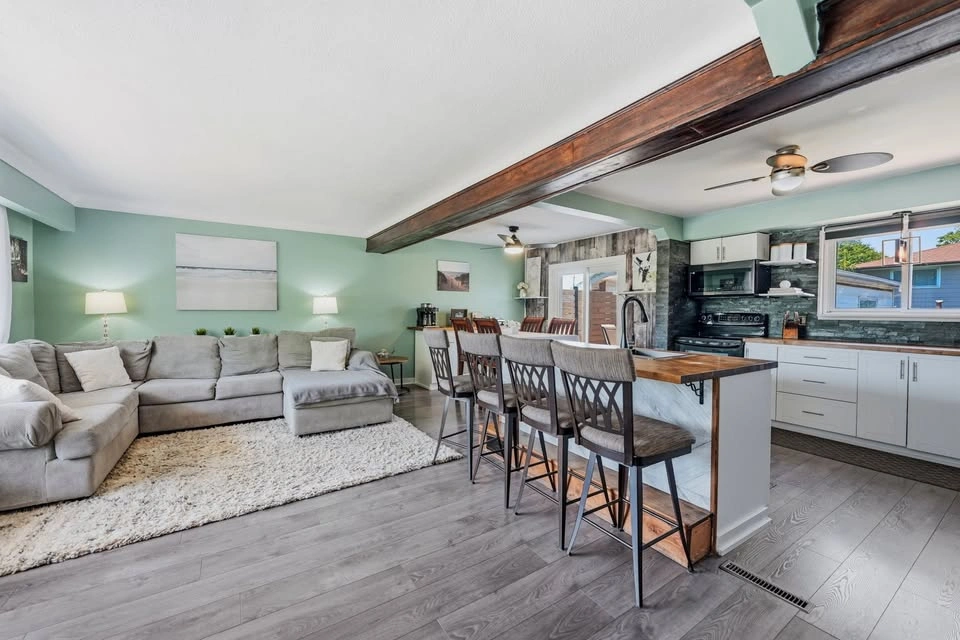 4 Beds 2 Baths House - photo 3
