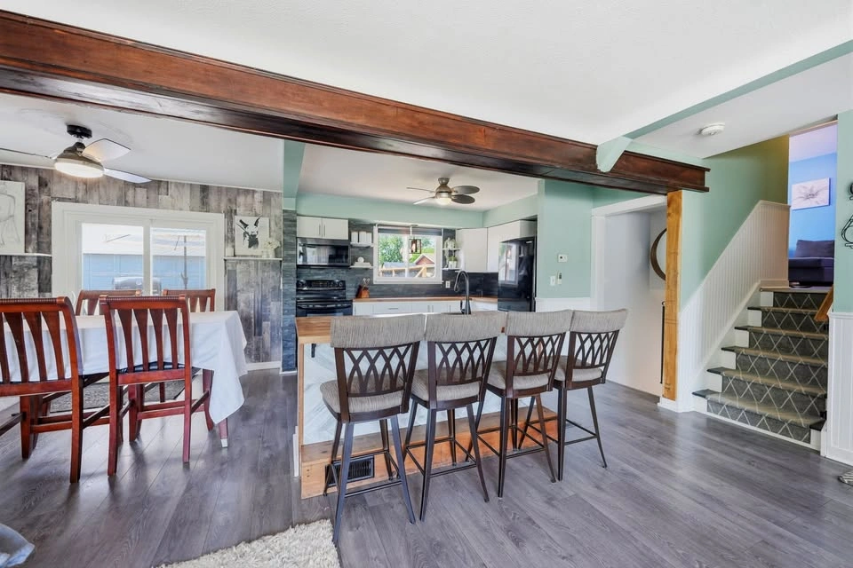 4 Beds 2 Baths House - photo 4