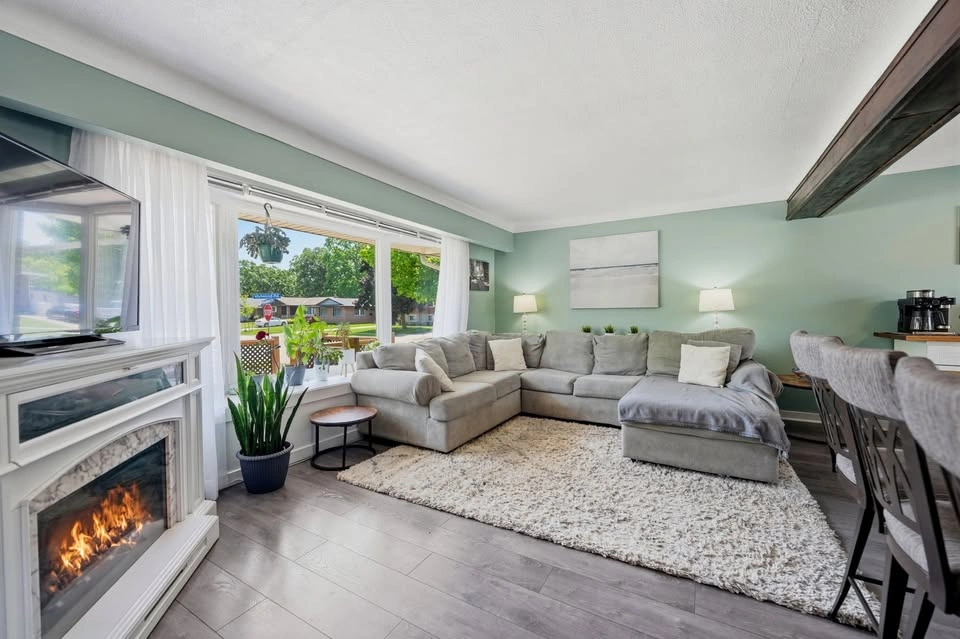 4 Beds 2 Baths House - photo 5