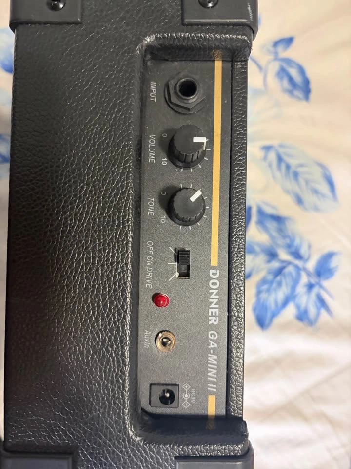 ION Sunburst Electric Guitar with Amplifier - photo 5