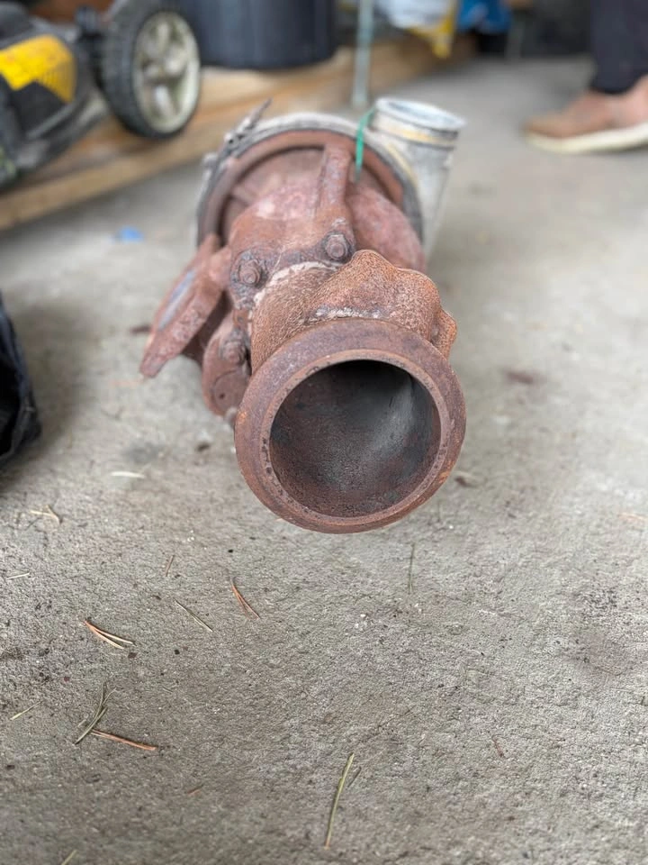 Turbo from cascadia freightliner - photo 4