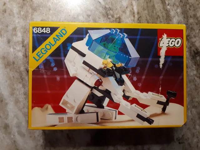 6848 LEGO Futuron Strategic Pursuer: New In Box thumbnail