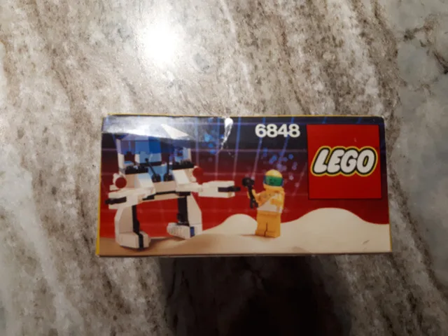 6848 LEGO Futuron Strategic Pursuer: New In Box image indicator(5)