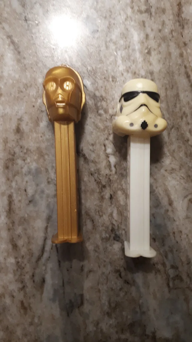 Vintage 1997 Star Wars Pez Dispensers thumbnail