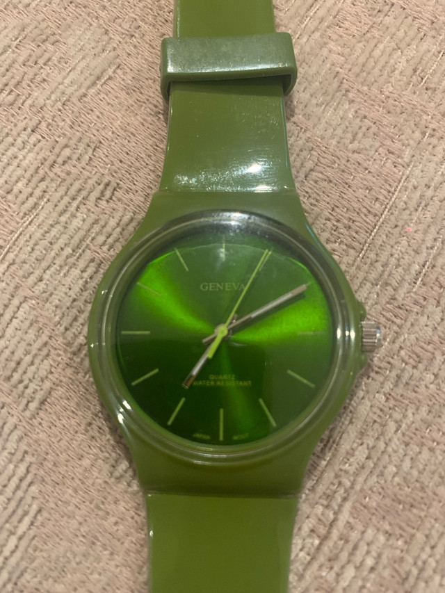 Green Geneva quartz watch