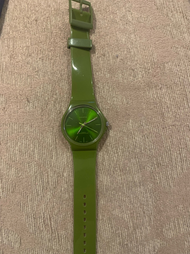 Green Geneva quartz watch - photo 2