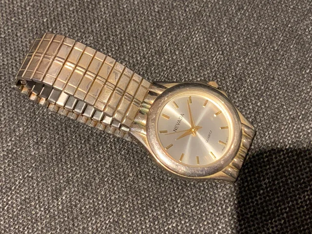 Nevada Quartz Watch image indicator(3)