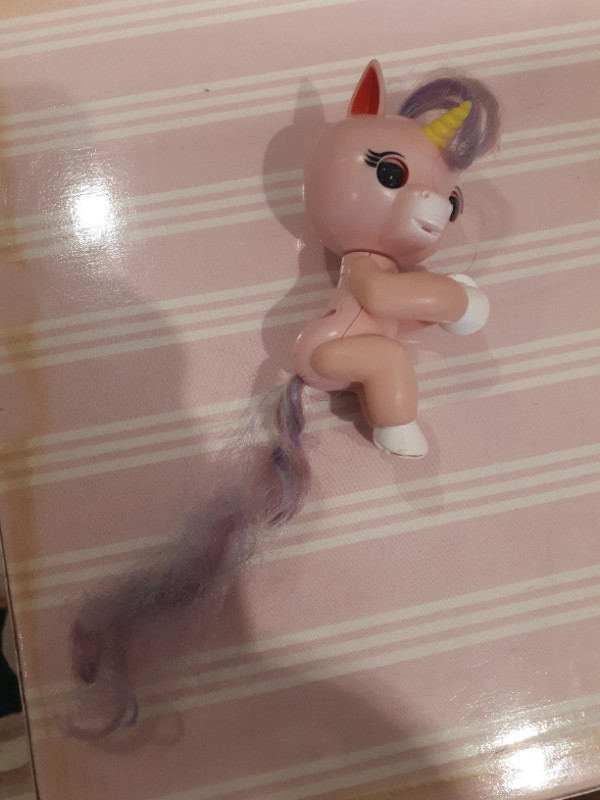 Fingerling Unicorn Animated Toy