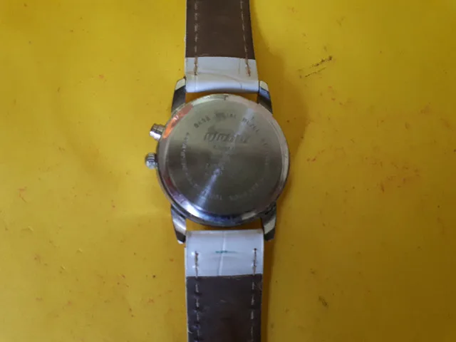 Globlu Ladies Easy Read White Strap Analog Watch image indicator(4)