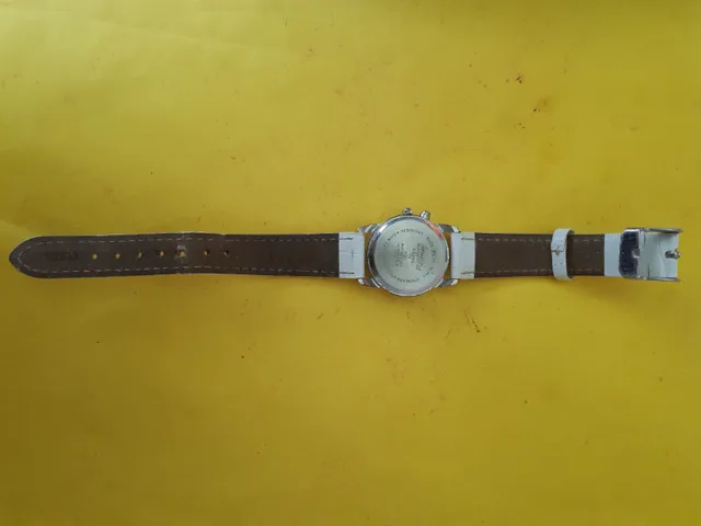 Globlu Ladies Easy Read White Strap Analog Watch image indicator(6)