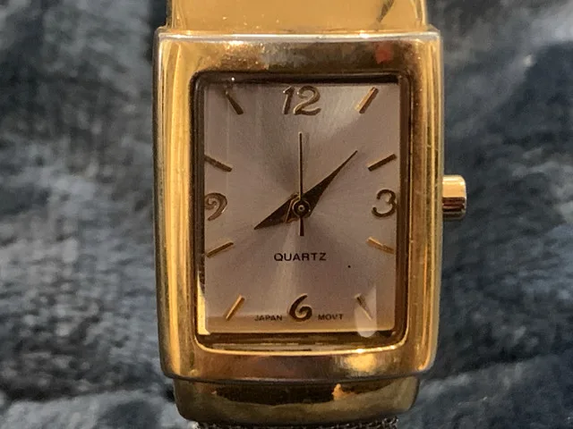 Quartz Bangle Watch/Stainless Steel Band thumbnail