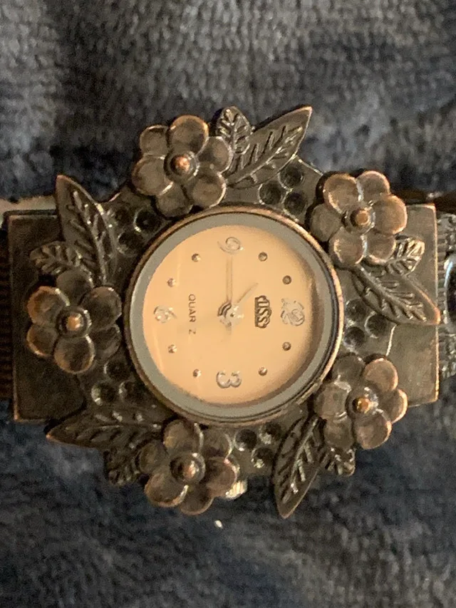 USS Quartz Bangle Watch thumbnail