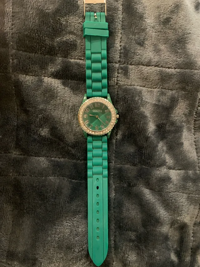 Geneva Quartz Watch image indicator(2)