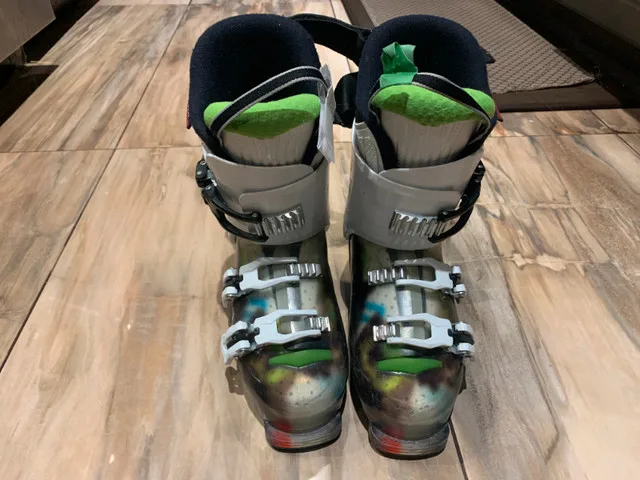 Youth downhill ski boots thumbnail