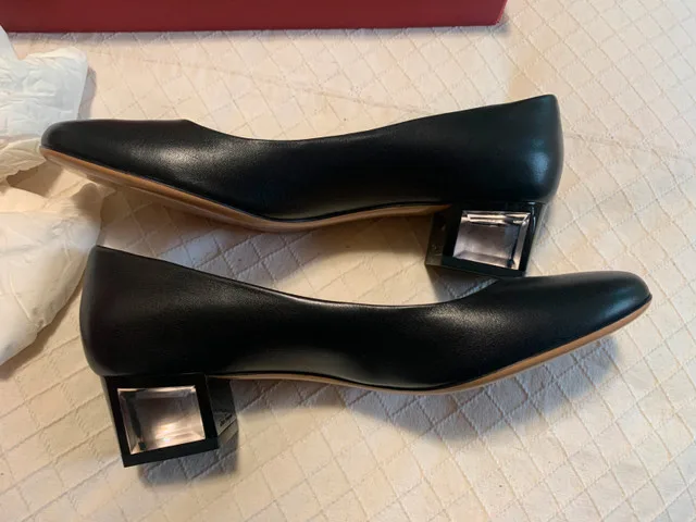 Women’s Salvatore Ferragamo shoes image indicator(6)