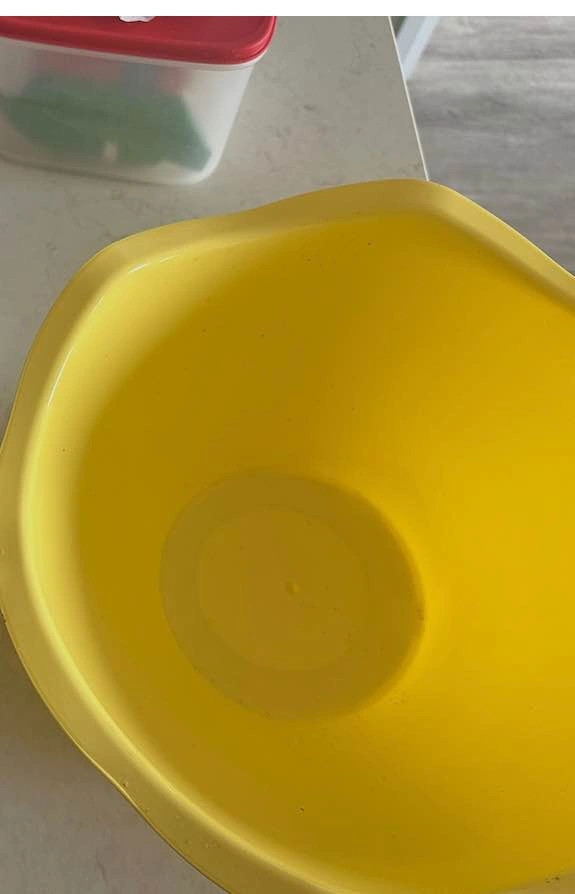 Yellow plastic big mixing bowl - photo 2