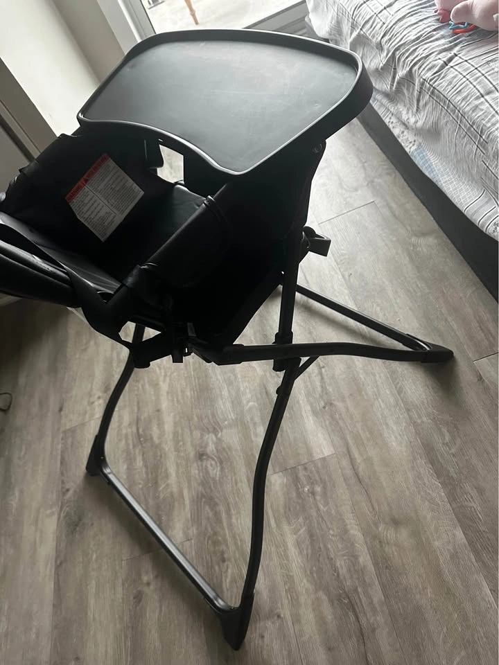 Moving sale: Foldable black high chair - photo 5