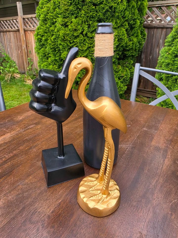 Brand New Black Thumbs Up Statue – Art Display