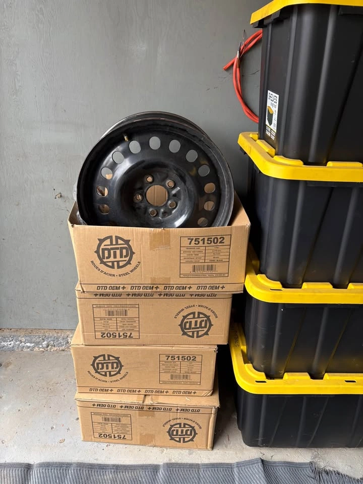 Ford Pattern 17” Steel Wheel Rims (4) With TPMS Sensors - photo 2