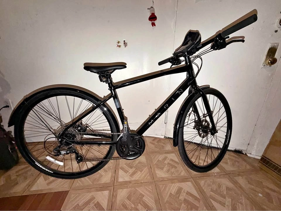 Marin Fairfax 1 Hybrid Bike – Size M – Like New + Extras
