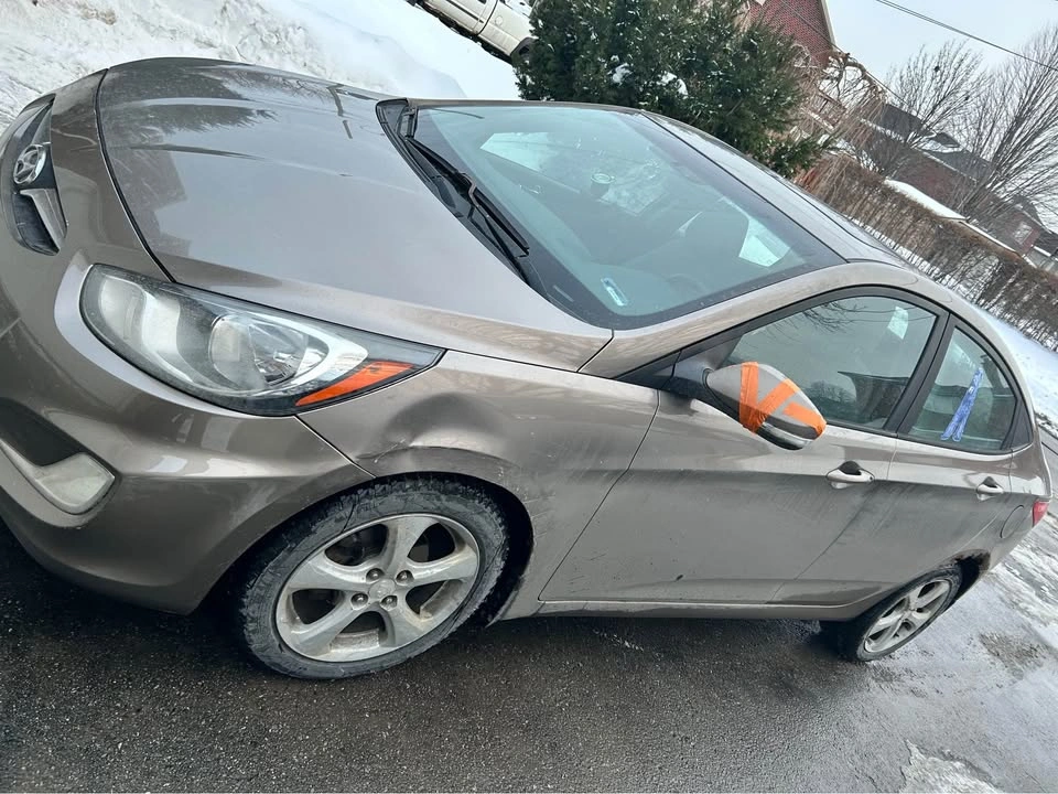 2012 Hyundai Accent - photo 3
